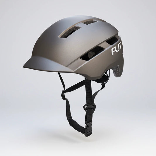 Casque vélo urbain au fini gris mat élégant, design épuré pour le vélotaf avec visière intégrée et aérations discrètes.